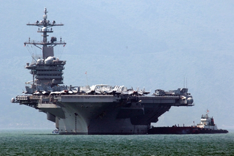  “Khám phá” siêu hàng không mẫu hạm của Mỹ cập cảng Đà Nẵng